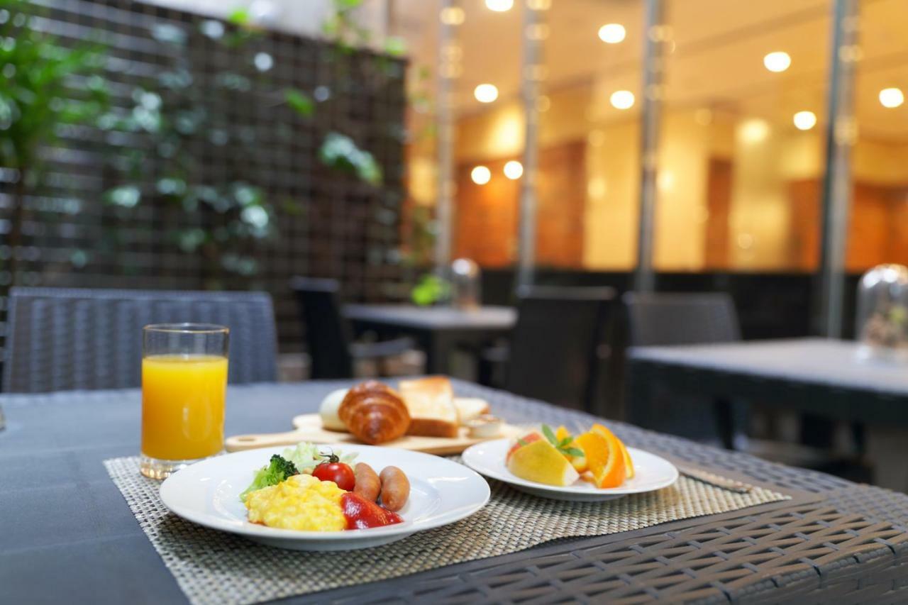 Hotel Wbf Shinsaibashi Osaka Buitenkant foto