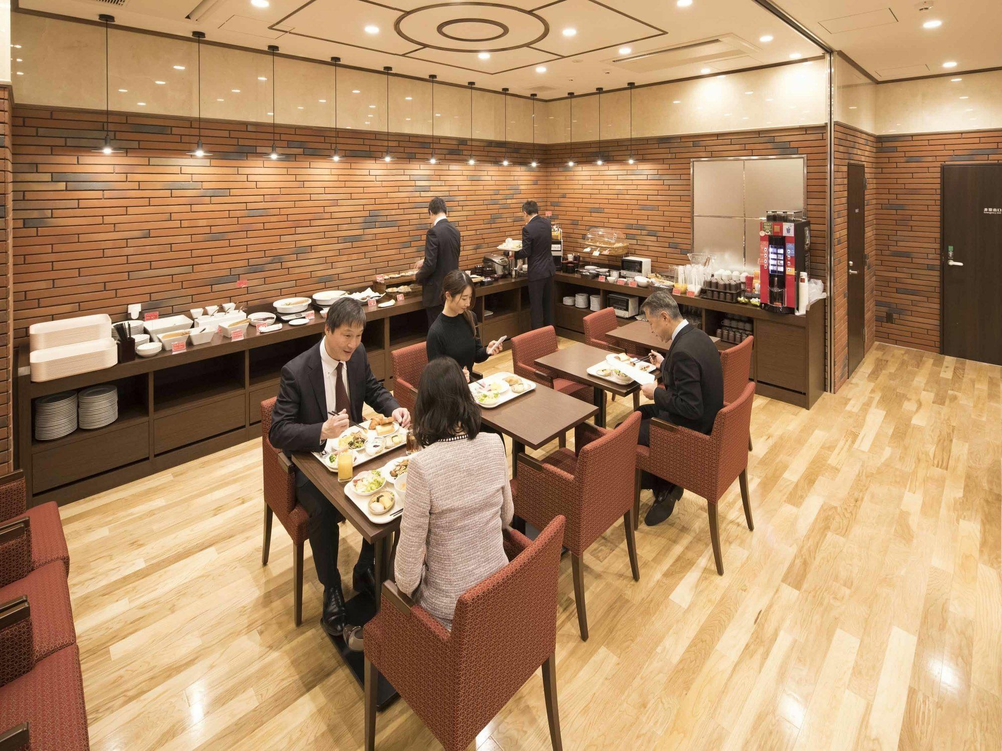 Hotel Wbf Shinsaibashi Osaka Buitenkant foto