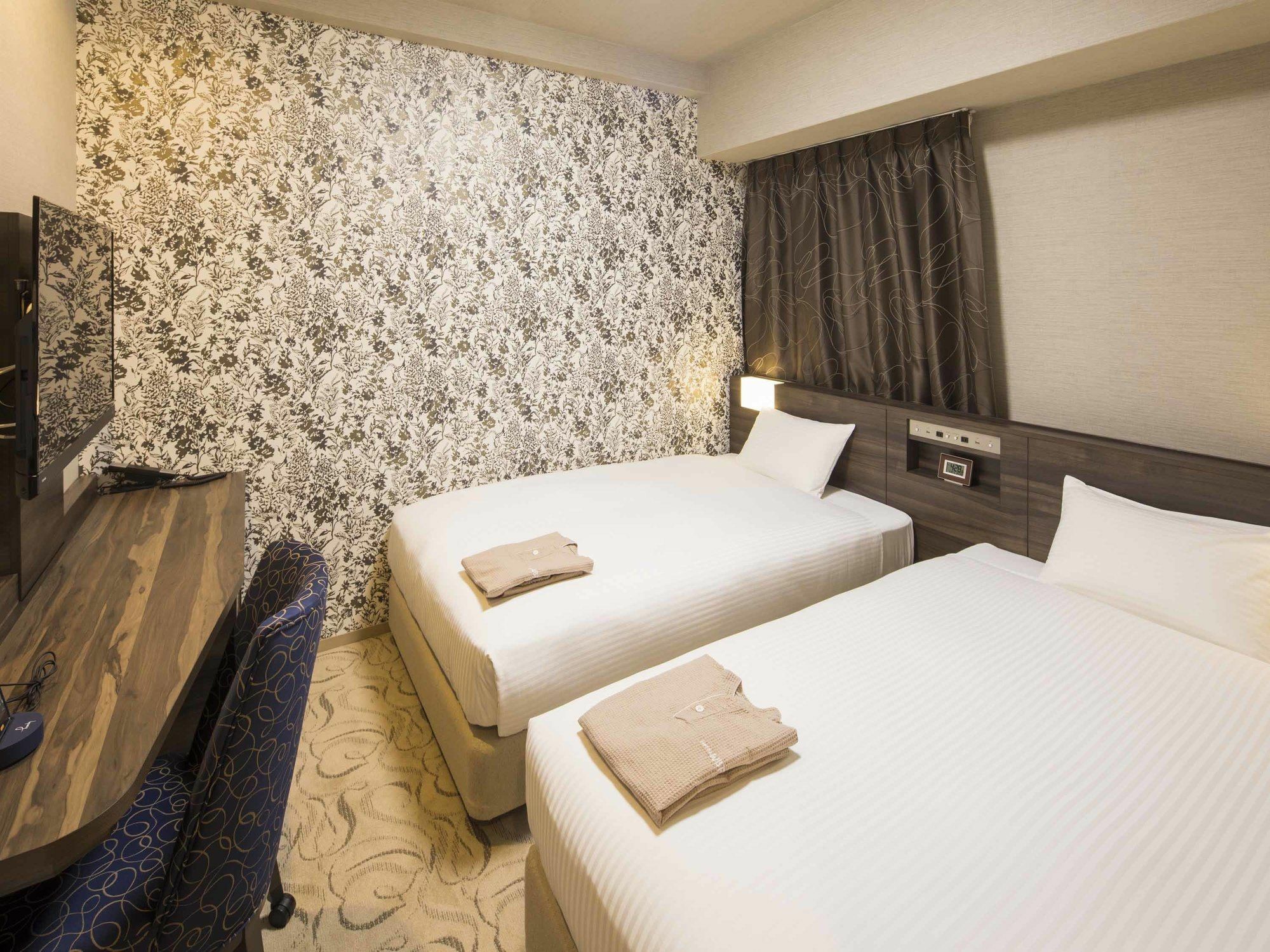 Hotel Wbf Shinsaibashi Osaka Buitenkant foto