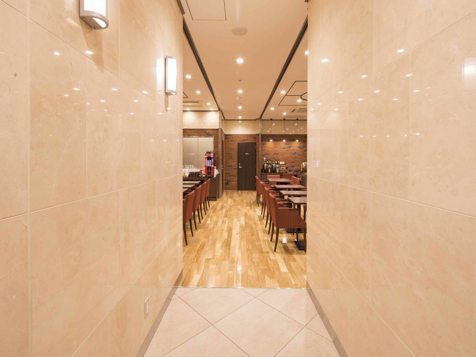 Hotel Wbf Shinsaibashi Osaka Buitenkant foto